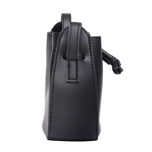 Чанта през рамо (черна)